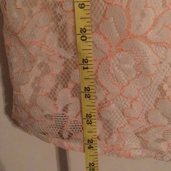 Lace overlay shell - Picture 4 of 5